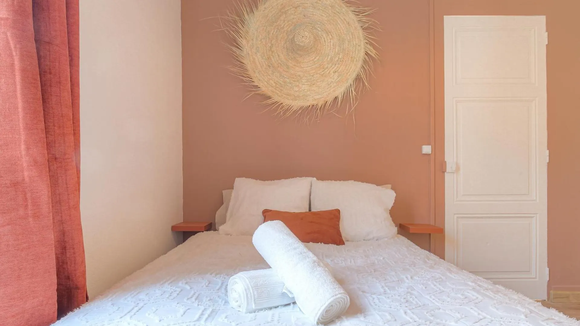 Ideal Pro & Couples - Calme- Dernier Etage - Cite Des Affaires サン・テティエンヌ アパート